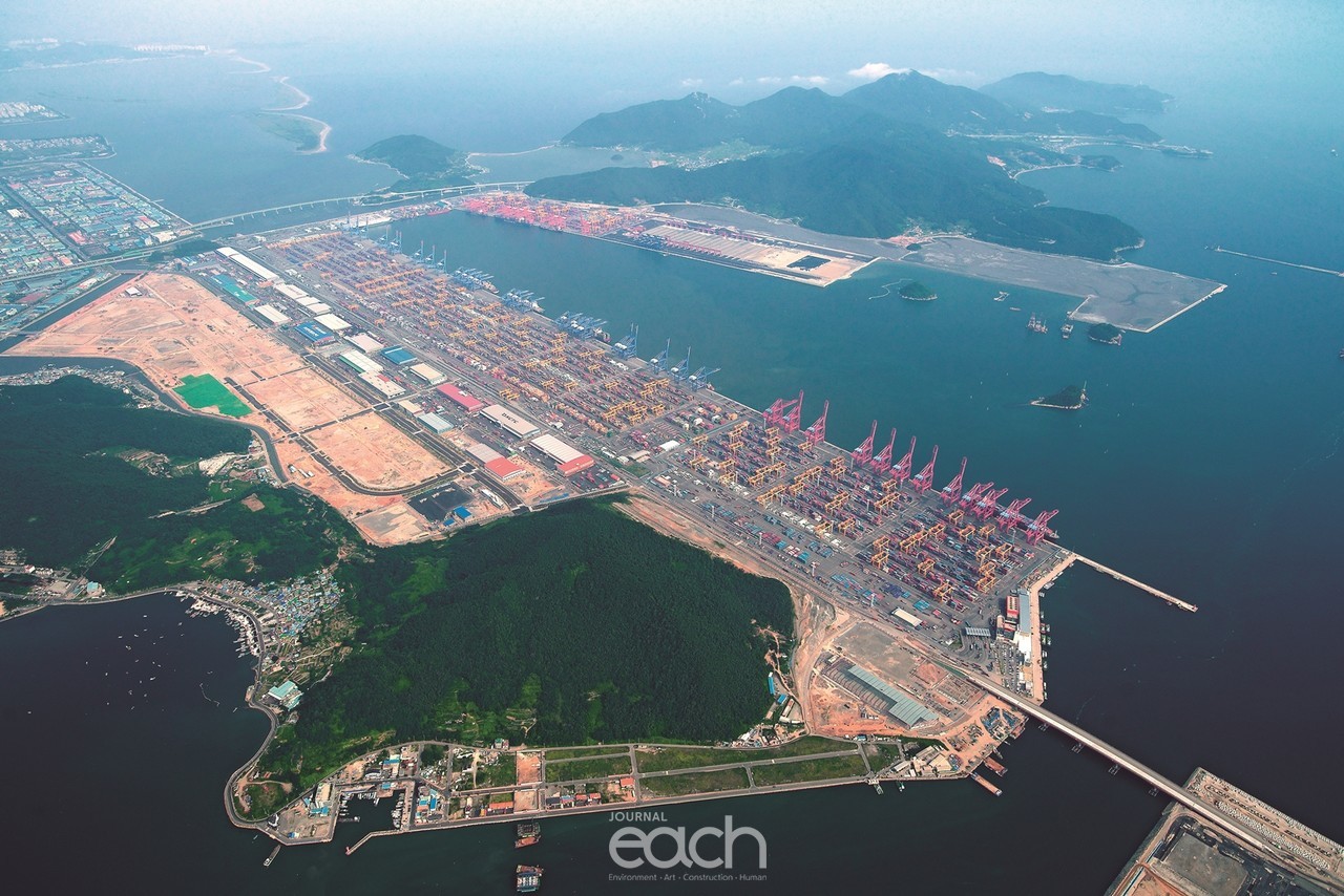 부산 신항 전경