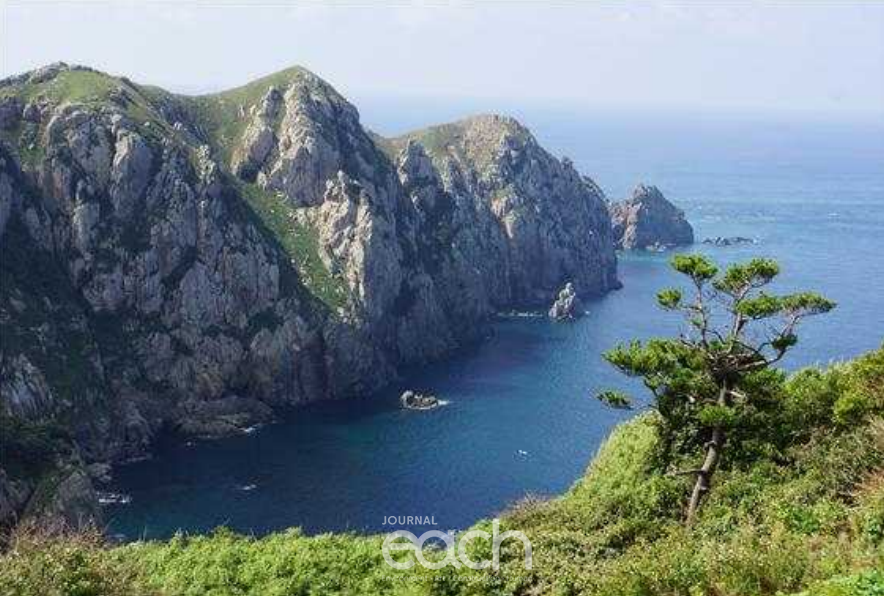 신안 가거도 섬등반도(新安 可居島 섬등半島)」- 기암절벽과 해식애 (자료제공 - 문화재청)
