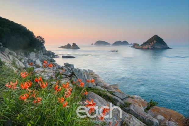 참나리와 대소병대도_우정순作 (한려해상)(이미지 제공 : 국립공원공단)