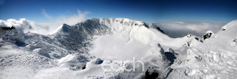 백록담의 겨울_서상학作 (한라산)(이미지 제공 : 국립공원공단)