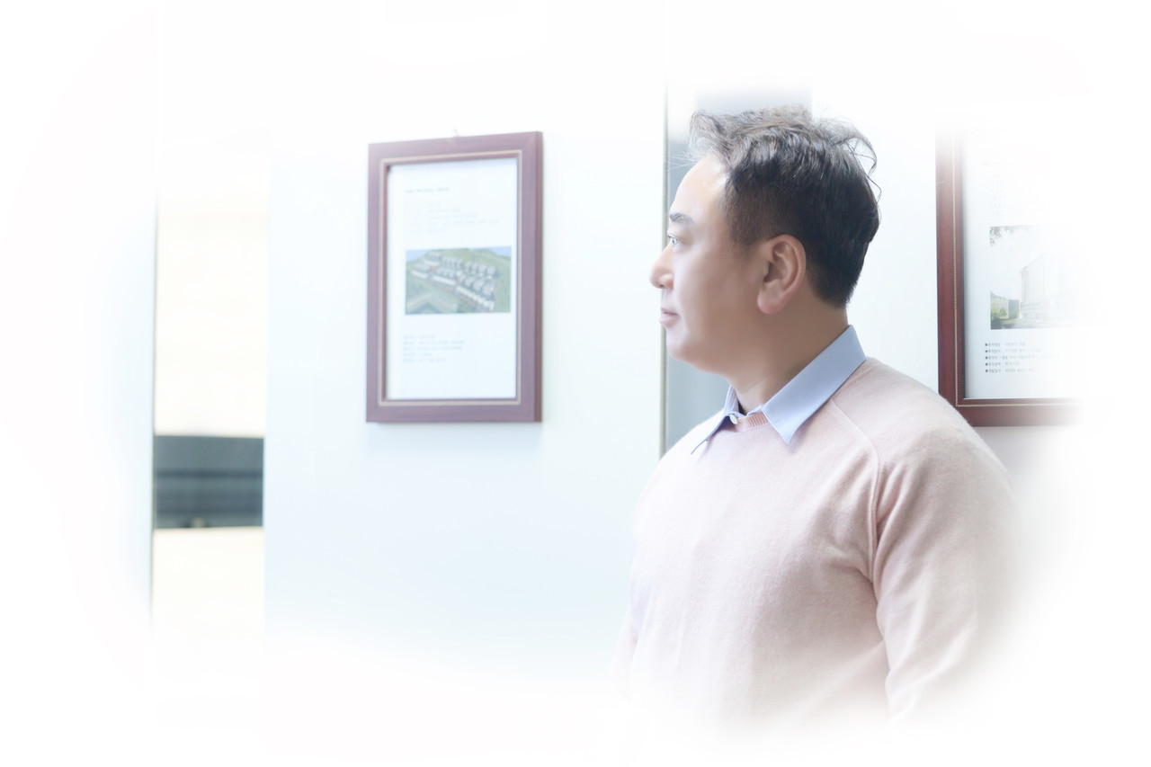 고생했던 그 시절을 생각하며 초심을 잃지 않으려 노력한다는 이승언 회장 ( 촬영 - 박미애 사진가 )