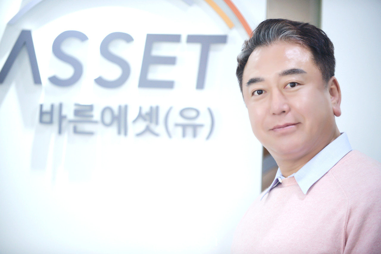 한국계 부동산 펀드 조성의 거대한 꿈을 위해 열심히 뛰고 있다는 이승언 회장 ( 촬영 - 박미애 사진가 )