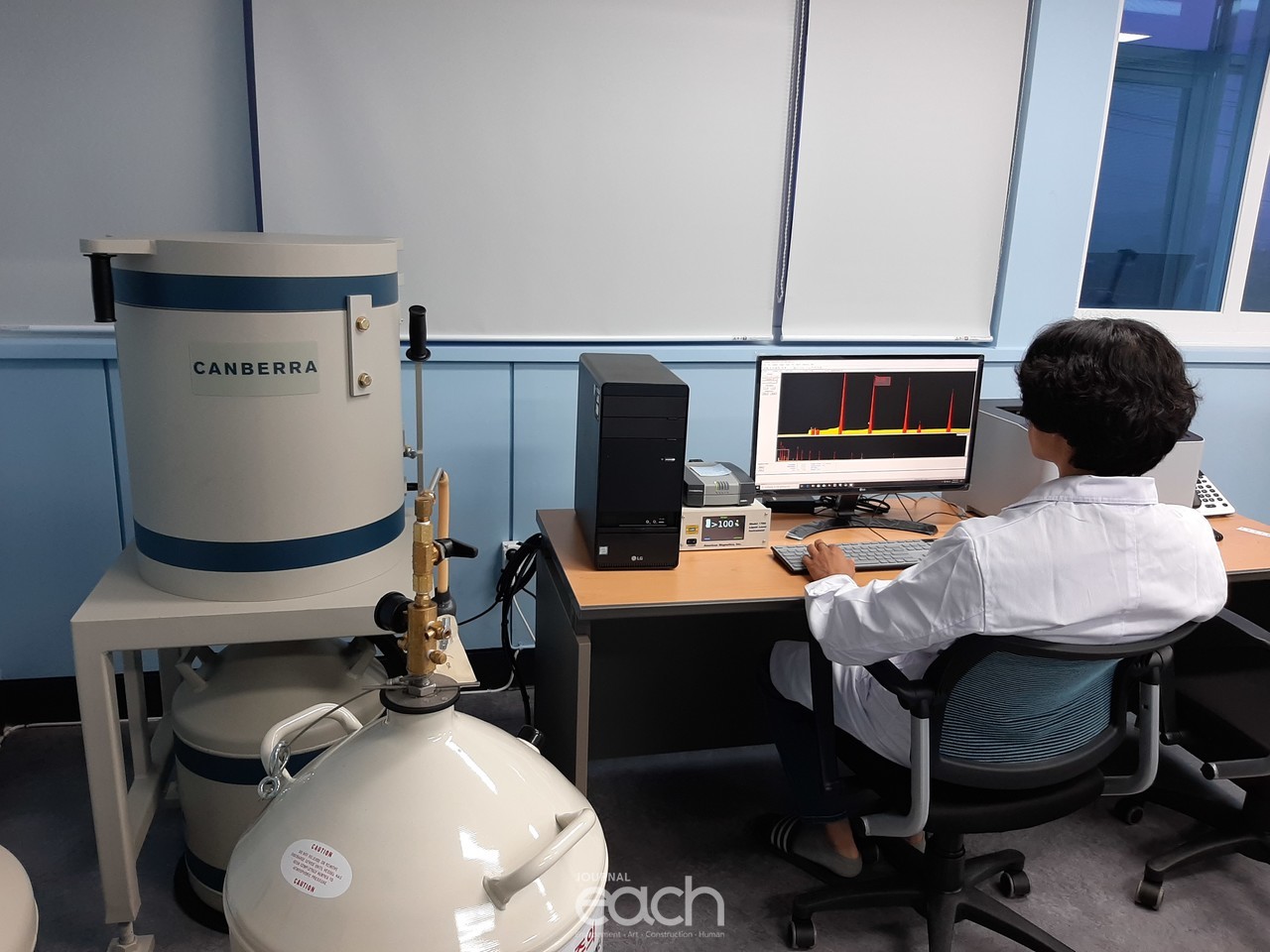 한빛원전 환경안전 감시센터 고창분소 업무사진(자료제공 : 고창군)