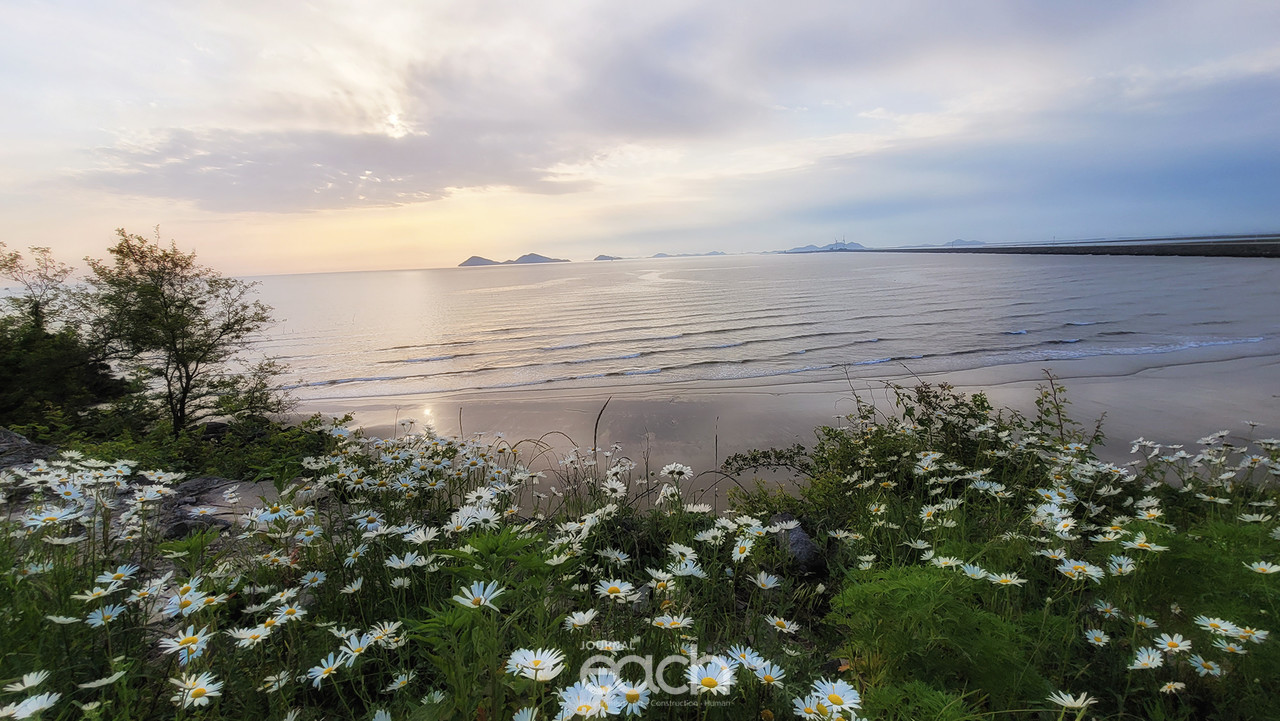 바다를 따라 걷는 길