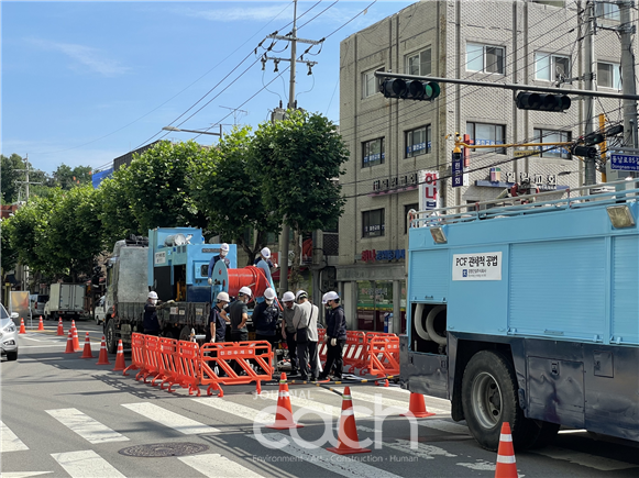 400mm이상 대형 상수관로 시범세척 현장 사진 (2021년 7월 20일) (자료제공 : 서울특별시)