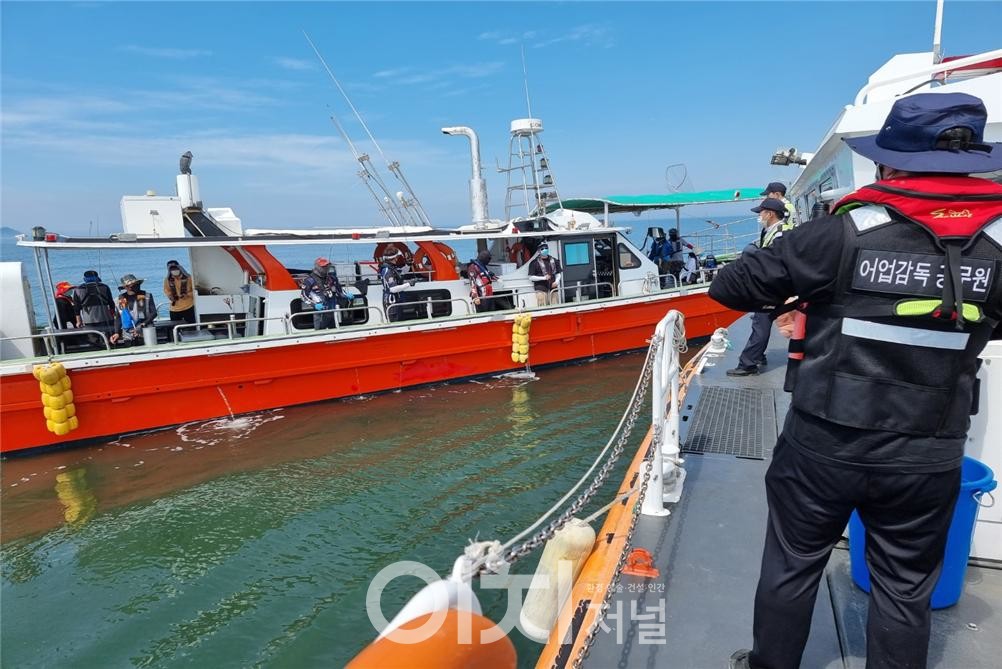 낚시어선 단속 (자료제공 : 경기도)