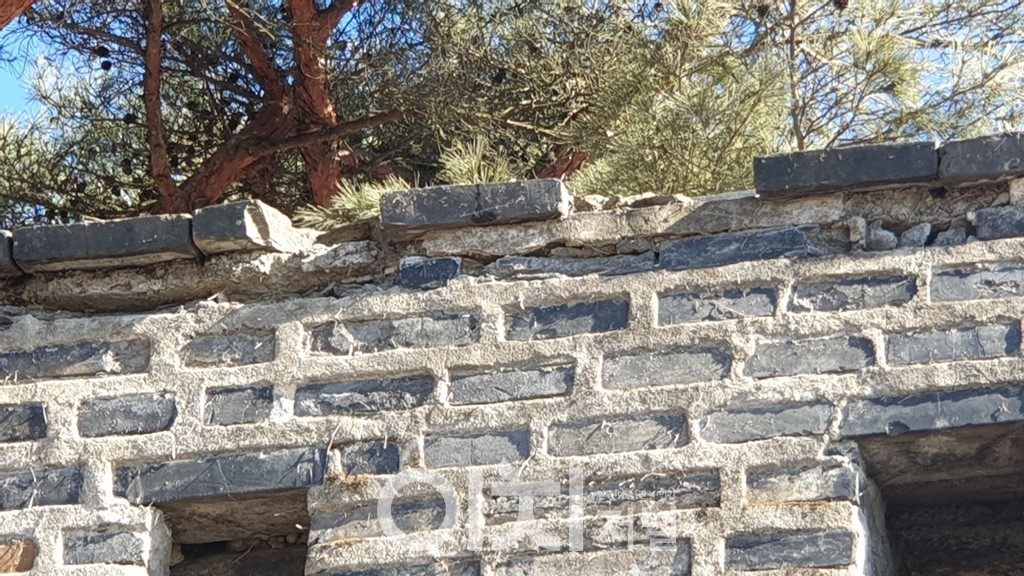 여장 훼손(전돌 유실) (자료제공 : 경기도)