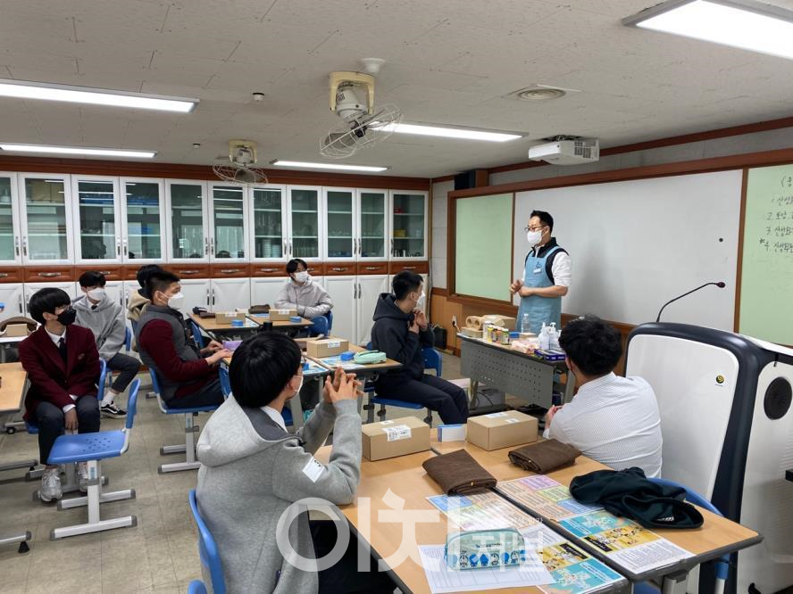 찾아가는 목재체험교실 (자료제공 : 대전목재문화체험장)