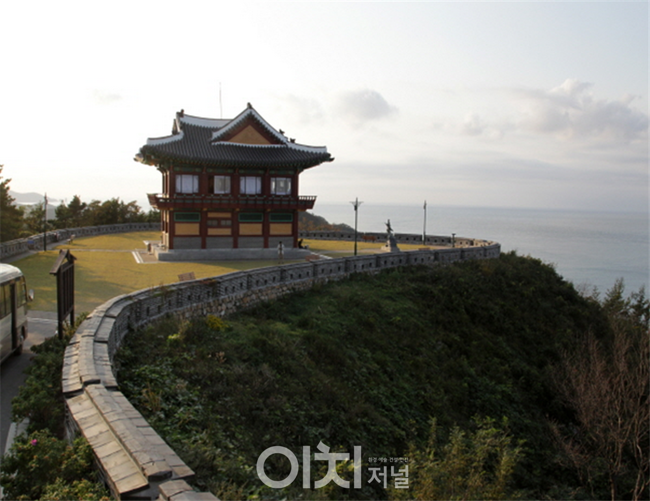 북을 바라보는 심청각