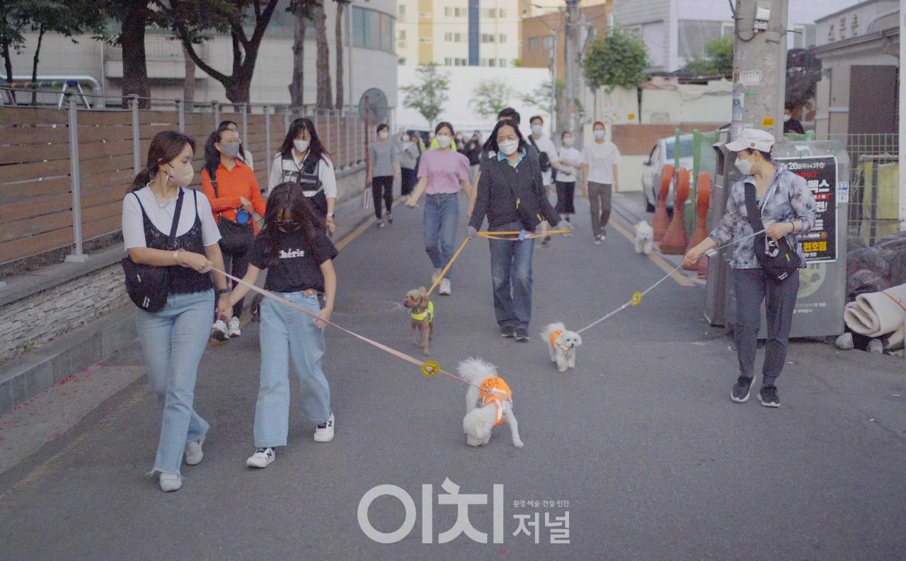 ‘서울 반려견 순찰대’ 강동구 시범운영 활동 (자료제공 : 서울시)