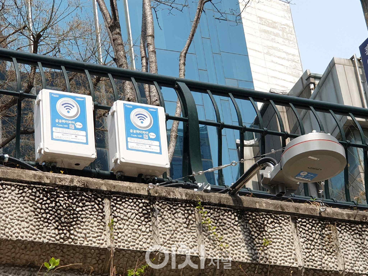 청계천 무료 와이파이 설비 (자료제공 : 서울시)