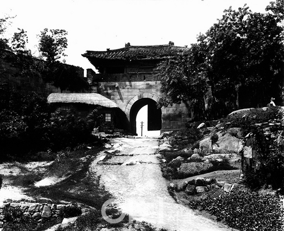 일제강점기 혜화문/한양도성박물관 제공