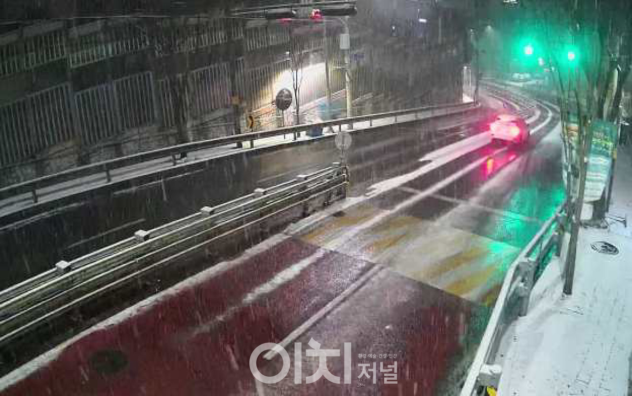 도로열선 설치 사진 (자료제공 : 서울시)