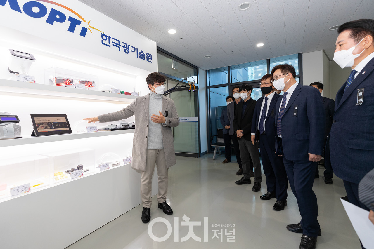 산업 혁신 기반 구축 (XR광학부품) 사업 업무 협약식 (자료제공 : 경기도)