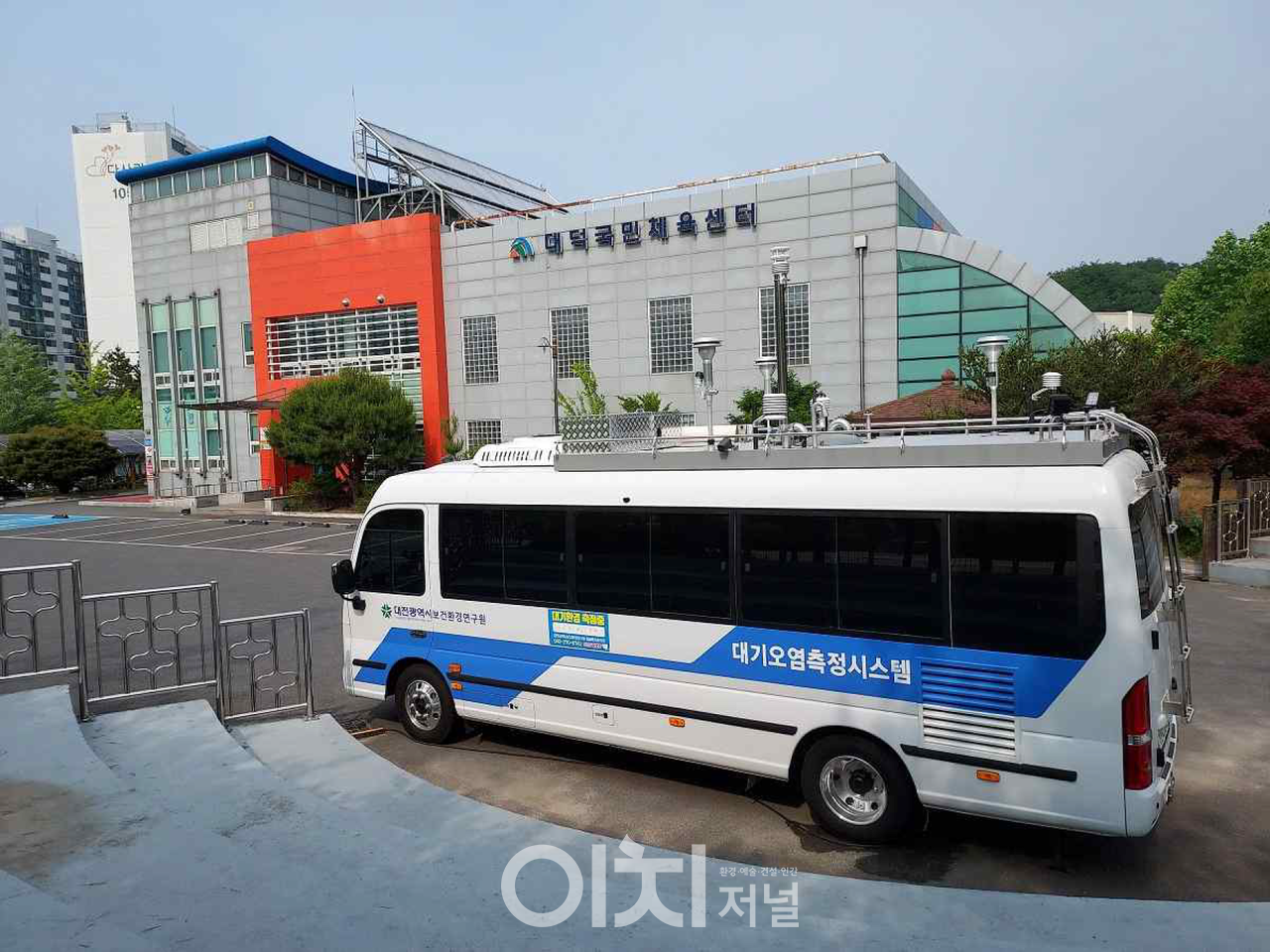 대기환경 이동측정차량 (자료제공 : 대전보건환경연구원)