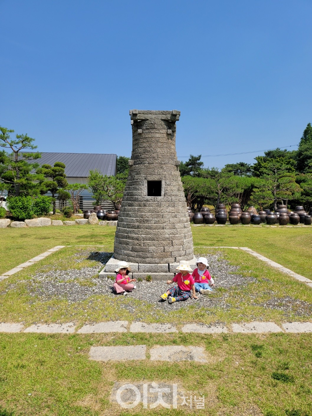 소풍 나온 유치원생들도 꽃 같다