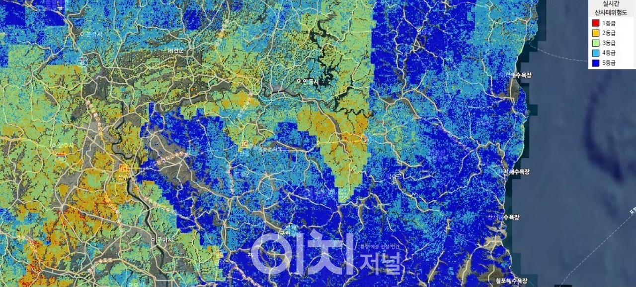 격자 기준 실시간 산사태 위험도