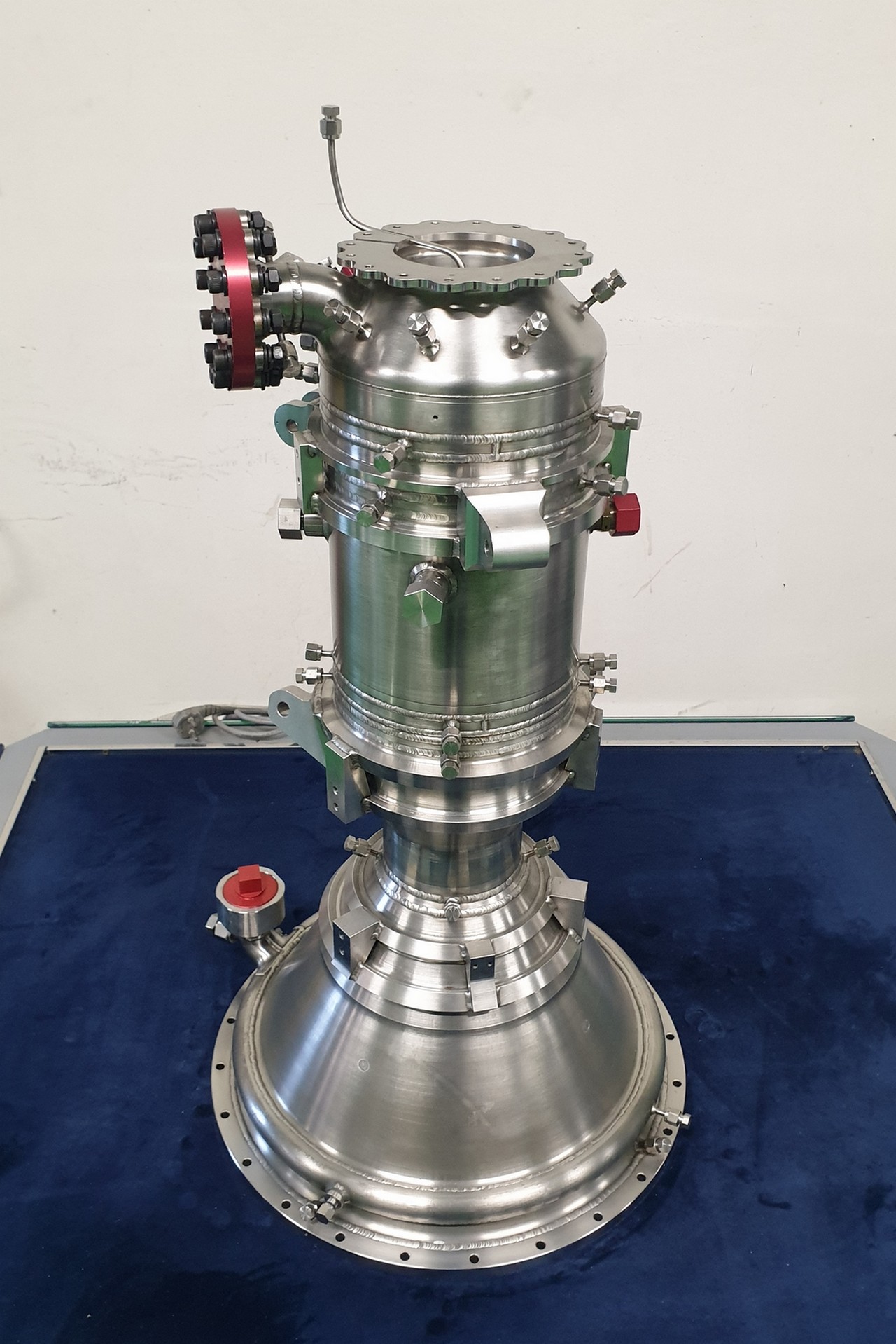 누리호 3단 연소기 시제품 실물